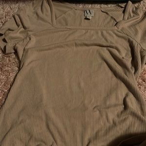 Tan short sleeve shirt